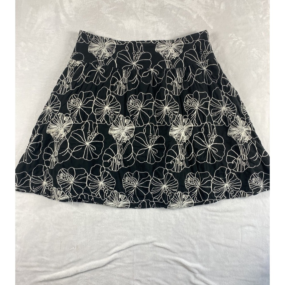 2/$30 Chico's Mini Skirt Sz 3 (US XL) Black Embroidered Cotton Summer